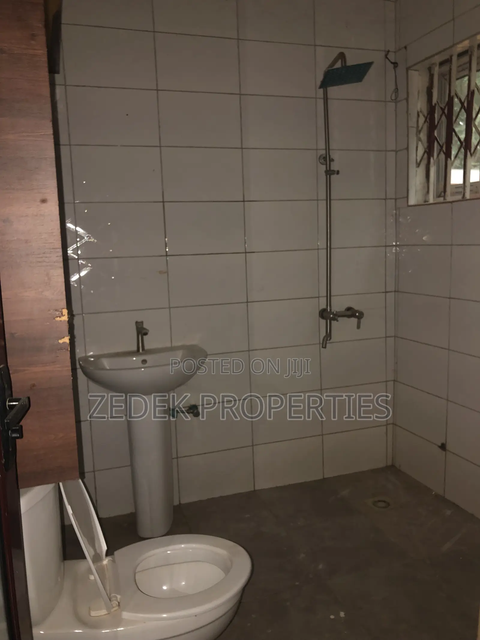 4bdrm House in Kwabenya Acp Road, Ashomang Estate for rent