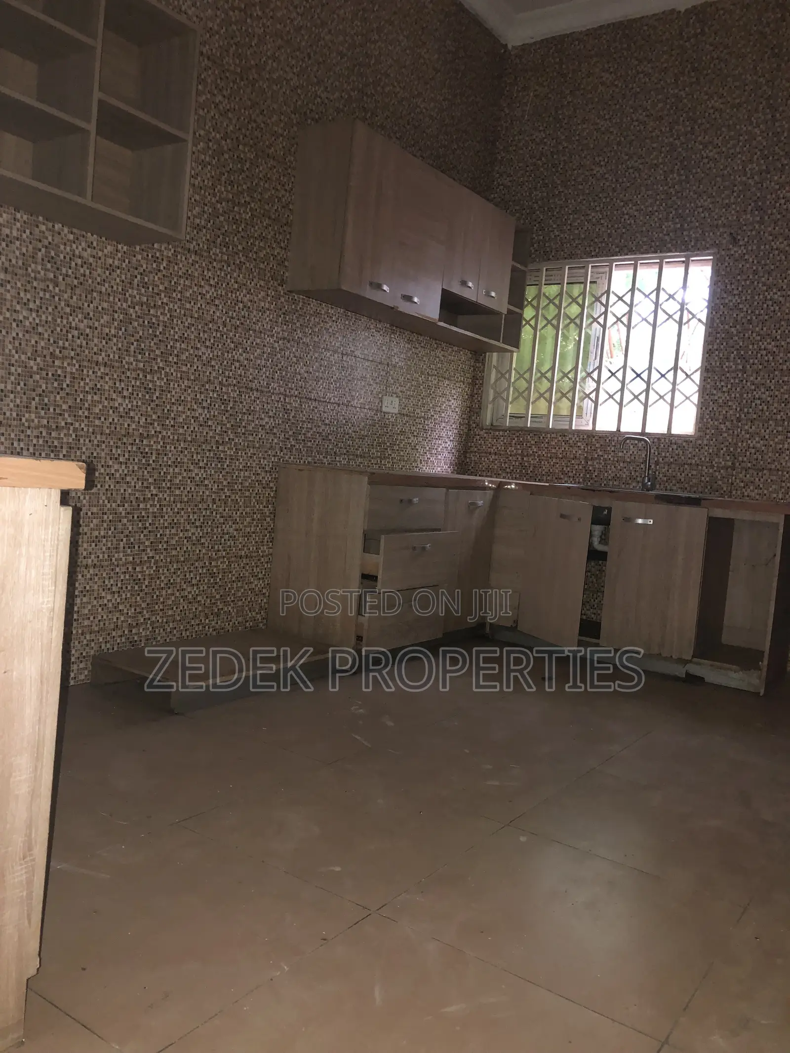 4bdrm House in Kwabenya Acp Road, Ashomang Estate for rent
