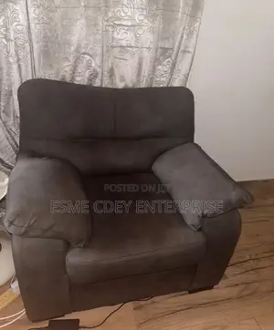 Dark Green Single Seater Armchair (Good Condition)