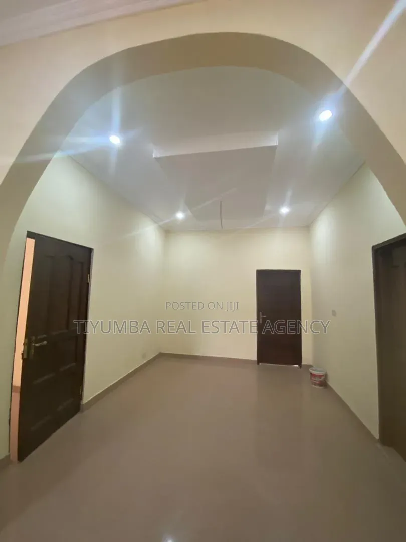 3bdrm Apartment in Tiyumba Real Estate, Mile 7 for rent