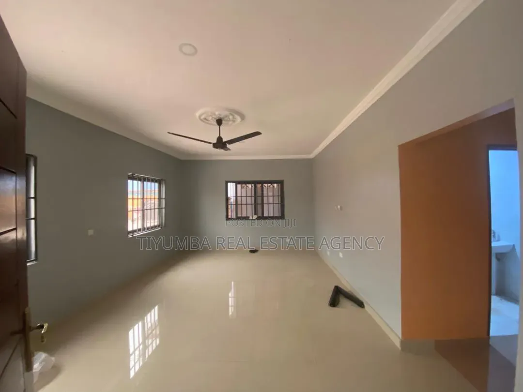 3bdrm Apartment in Tiyumba Real Estate, Mile 7 for rent