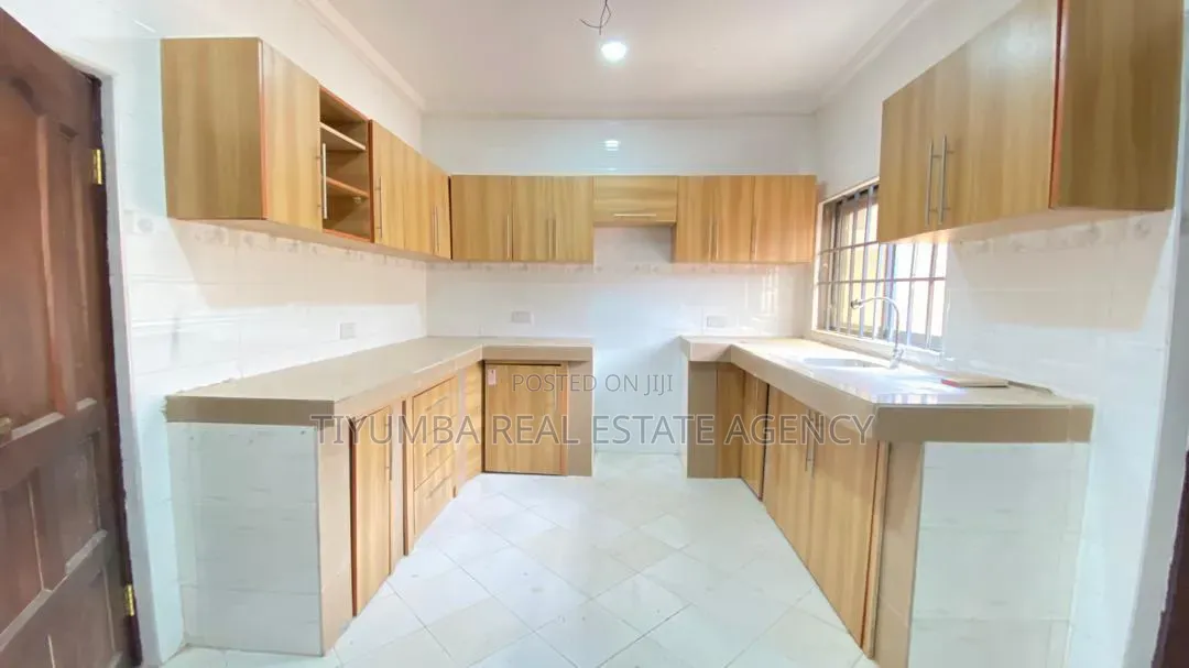3bdrm Apartment in Tiyumba Real Estate, Mile 7 for rent