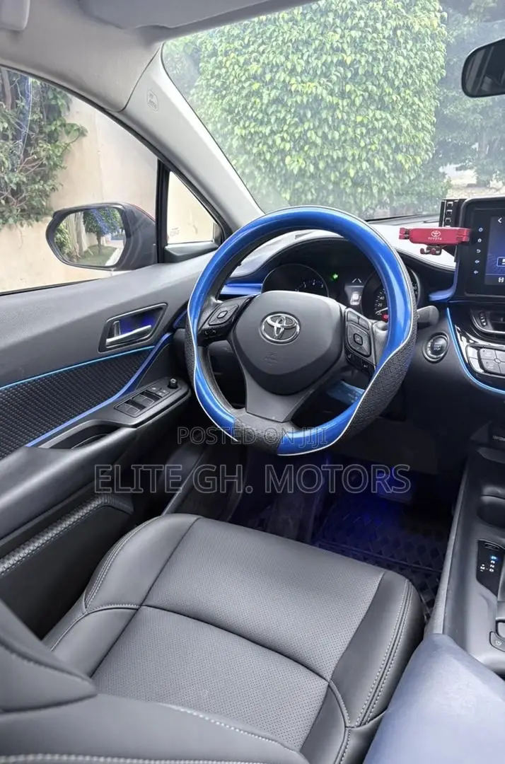 Toyota C-HR 2022 Red