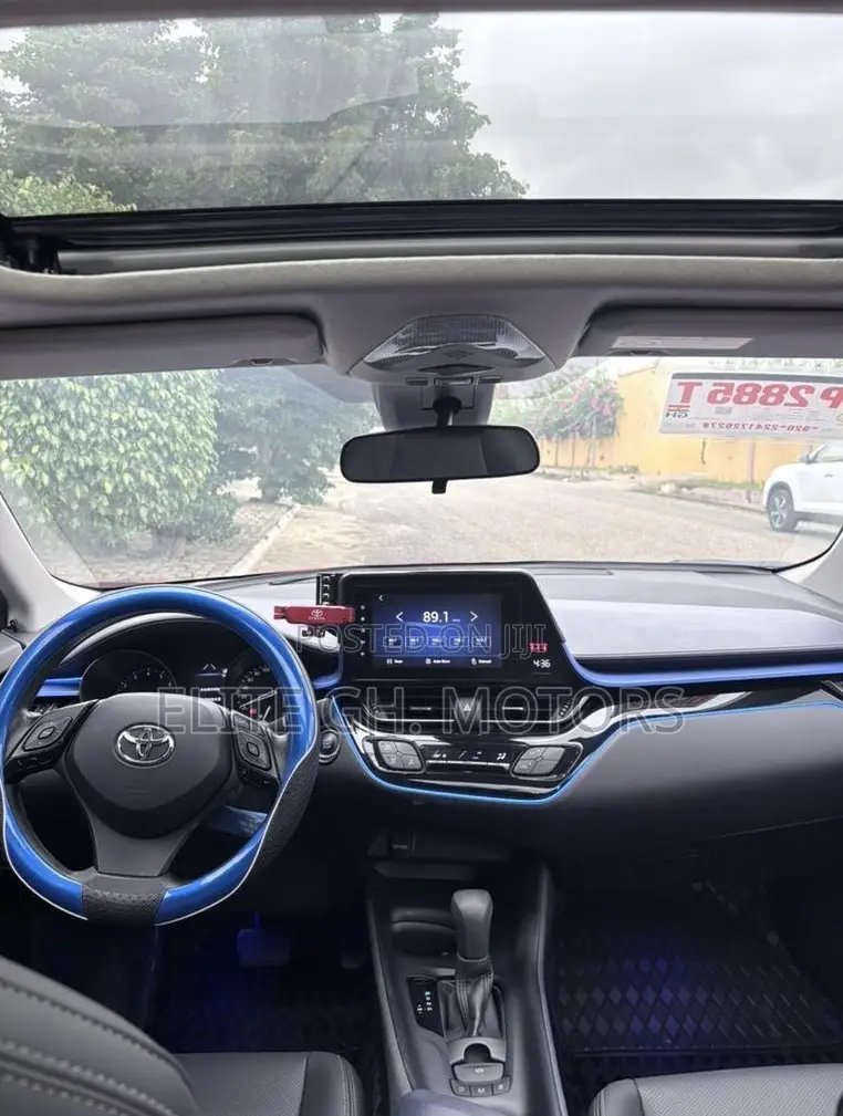 Toyota C-HR 2022 Red
