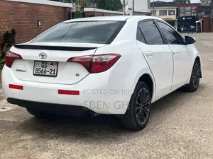 Toyota Corolla S 4dr Sedan (1.8L 4cyl CVT) 2016 White