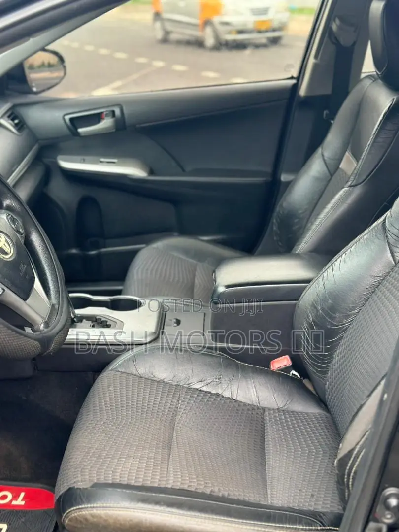 Toyota Camry SE 4dr Sedan (2.5L 4cyl 6A) 2014 Black