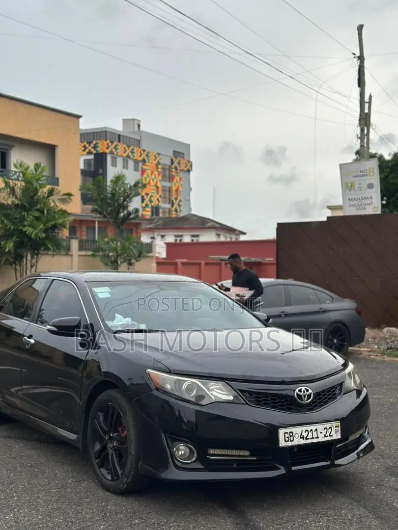 Toyota Camry SE 4dr Sedan (2.5L 4cyl 6A) 2014 Black