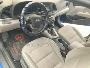 Hyundai Elantra SE Sedan FWD (2.0L 4cyl 6M) 2017 Blue