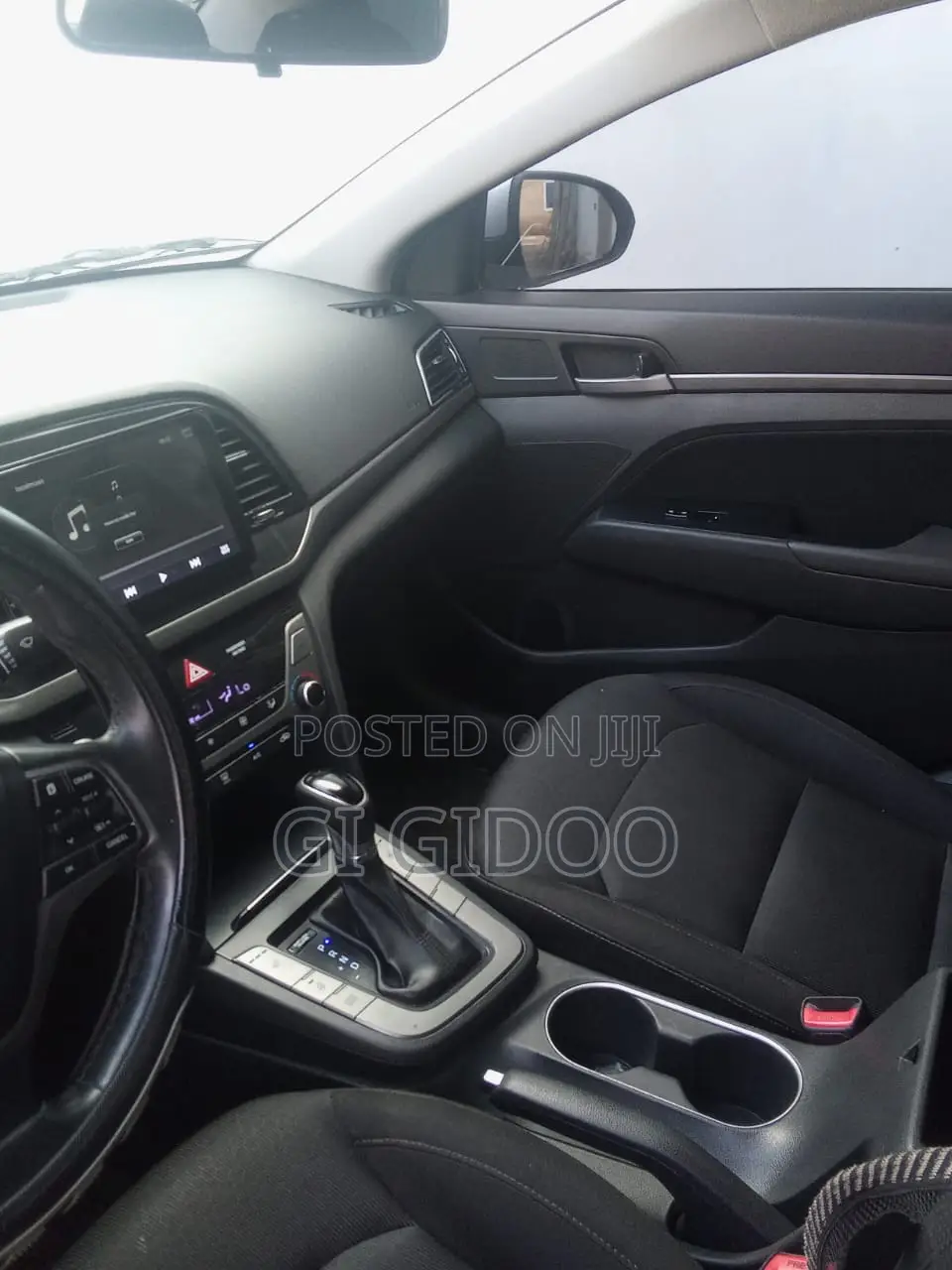 Hyundai Elantra 2017 Silver