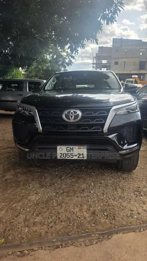 Toyota Fortuner 2.7 RWD 2021 Black