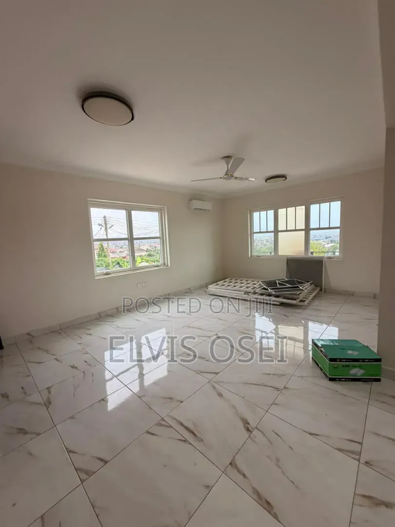 4bdrm House in Weija Old Barrier, Accra Metropolitan for sale