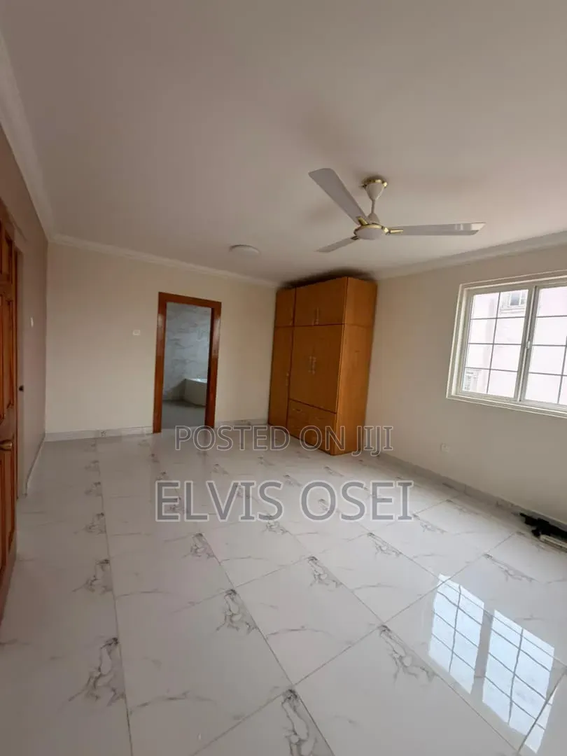 4bdrm House in Weija Old Barrier, Accra Metropolitan for sale
