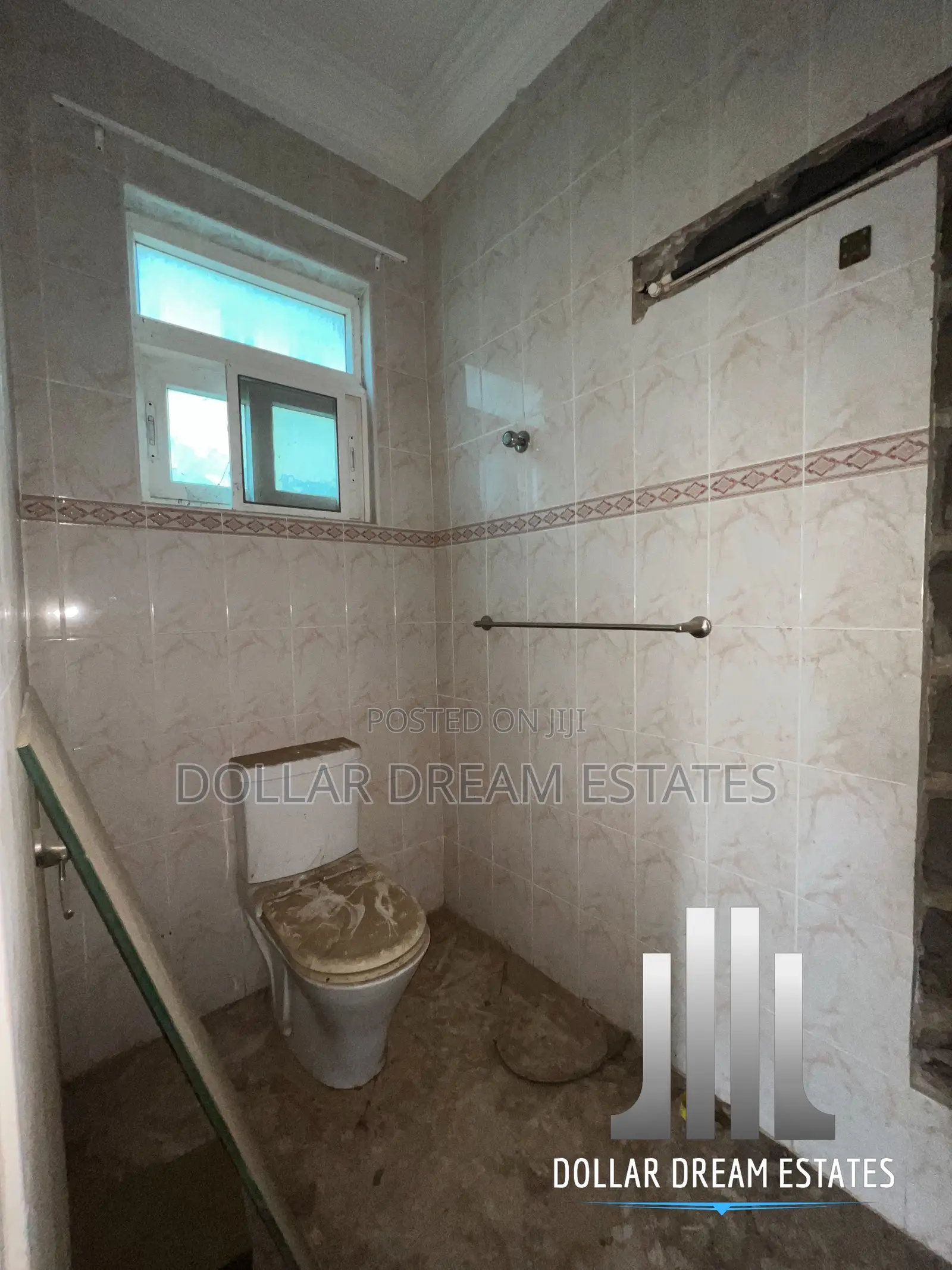 13 Bedroom Hostel on Sale