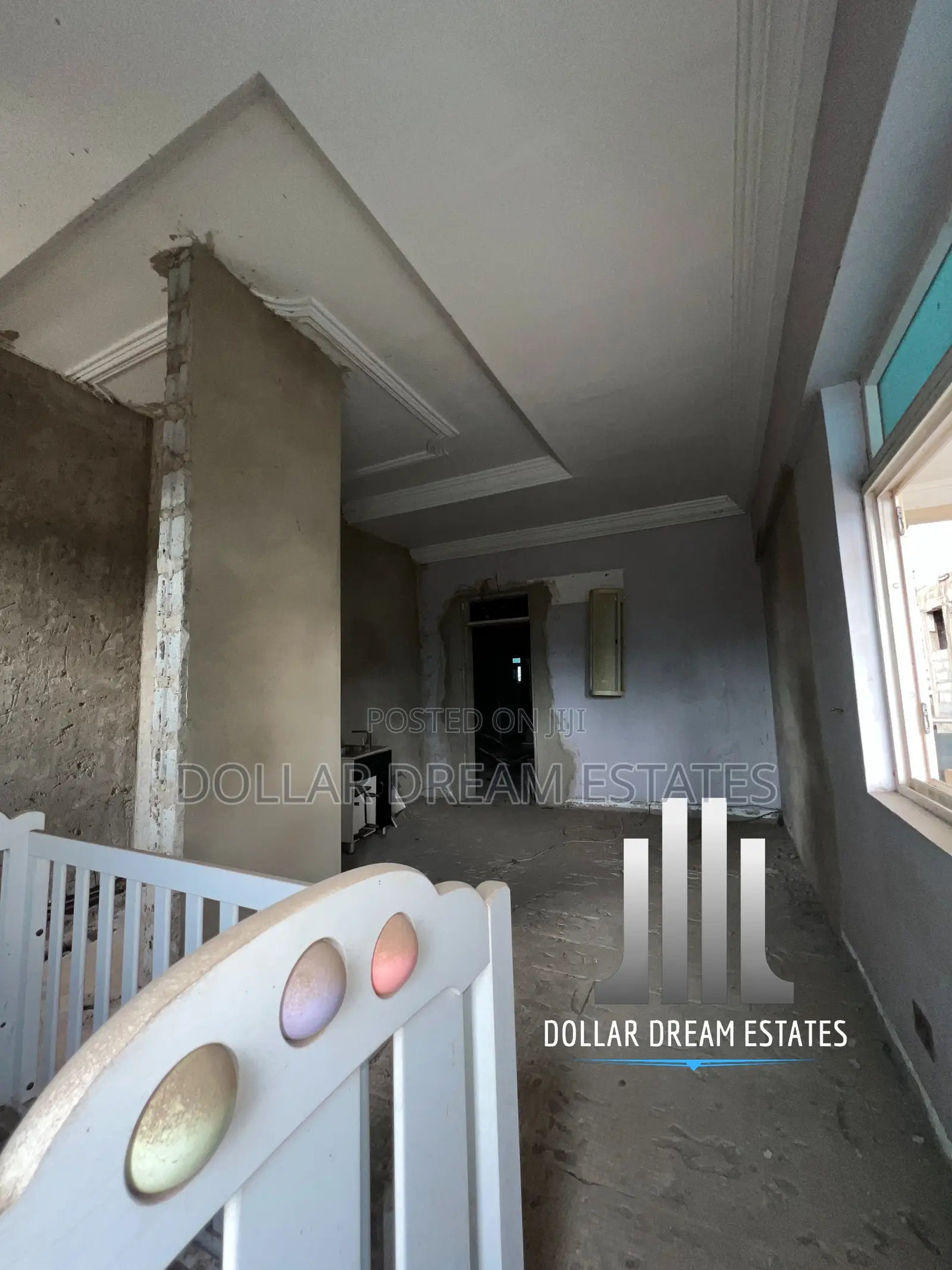 13 Bedroom Hostel on Sale