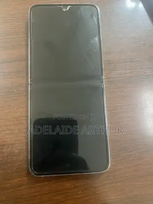 Samsung Galaxy Z Flip5 256 GB Gold