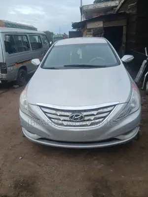 Hyundai Sonata Limited Sedan FWD (2.4L 4cyl 6A) 2011 Silver