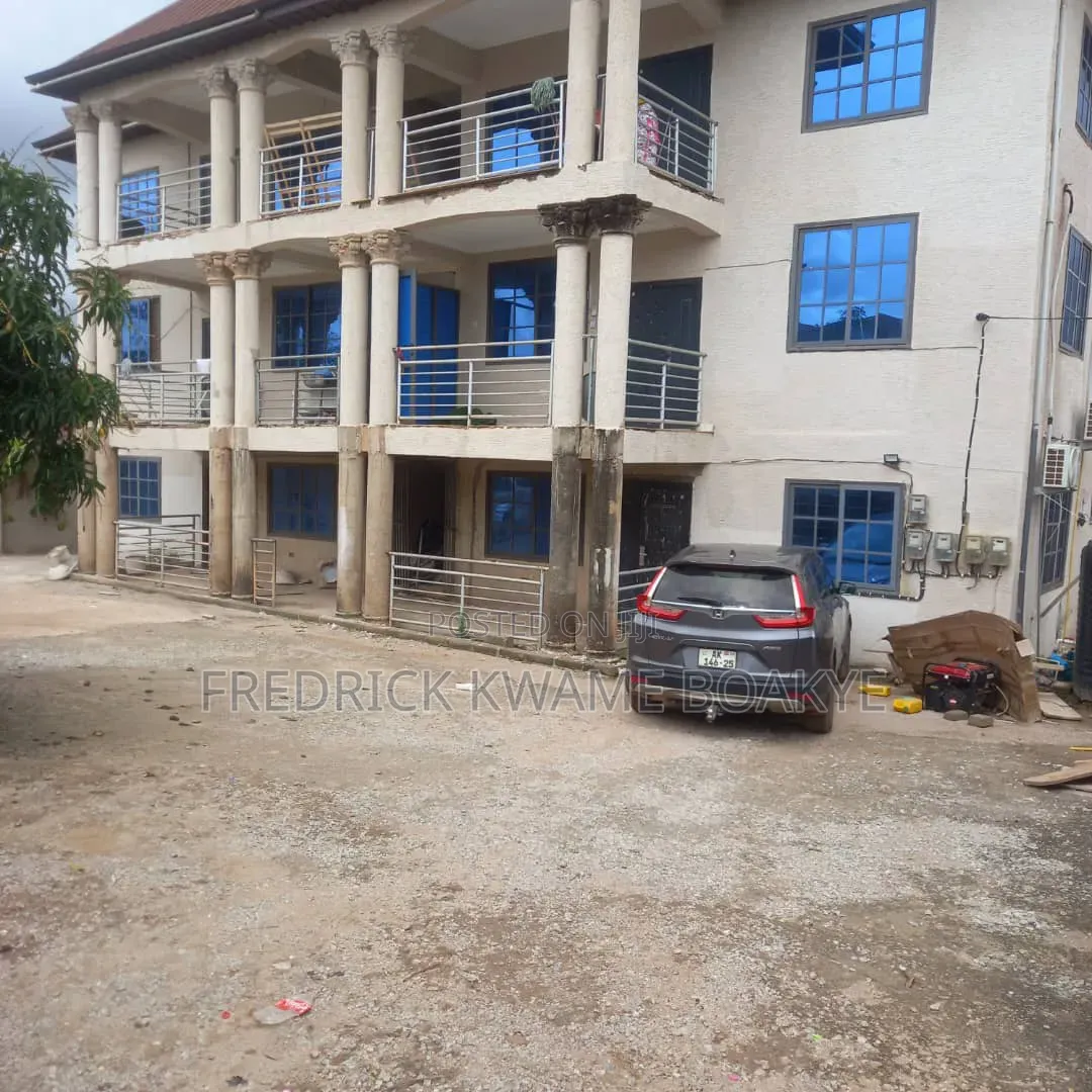 4bdrm Apartment in Brother K Estate, Kumasi Metropolitan for rent