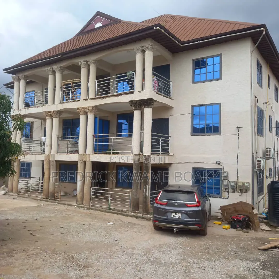 4bdrm Apartment in Brother K Estate, Kumasi Metropolitan for rent