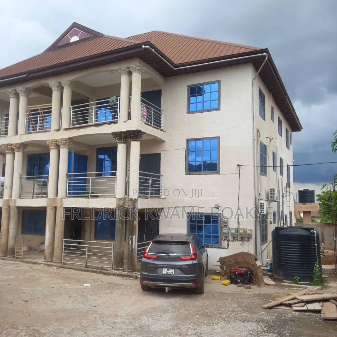 4bdrm Apartment in Brother K Estate, Kumasi Metropolitan for rent