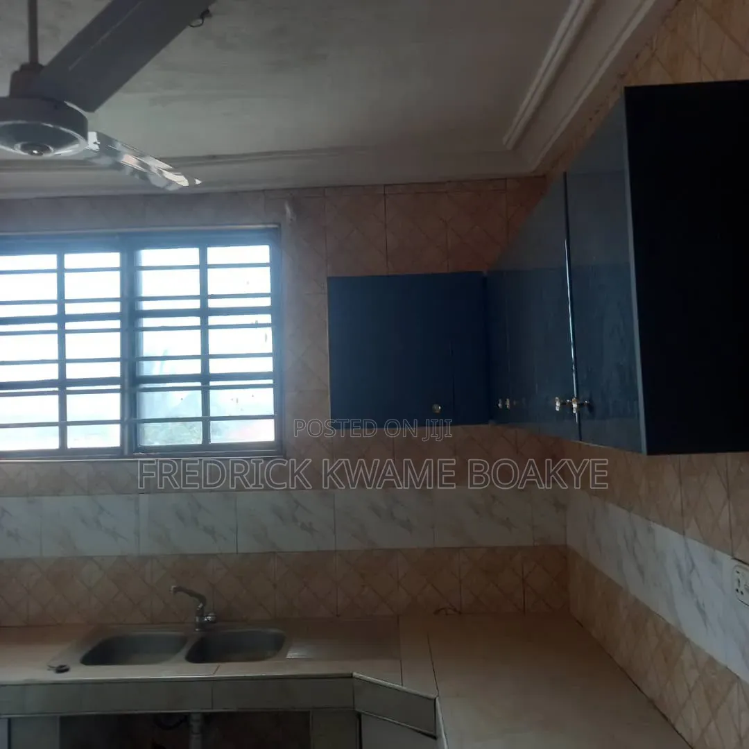 4bdrm Apartment in Brother K Estate, Kumasi Metropolitan for rent