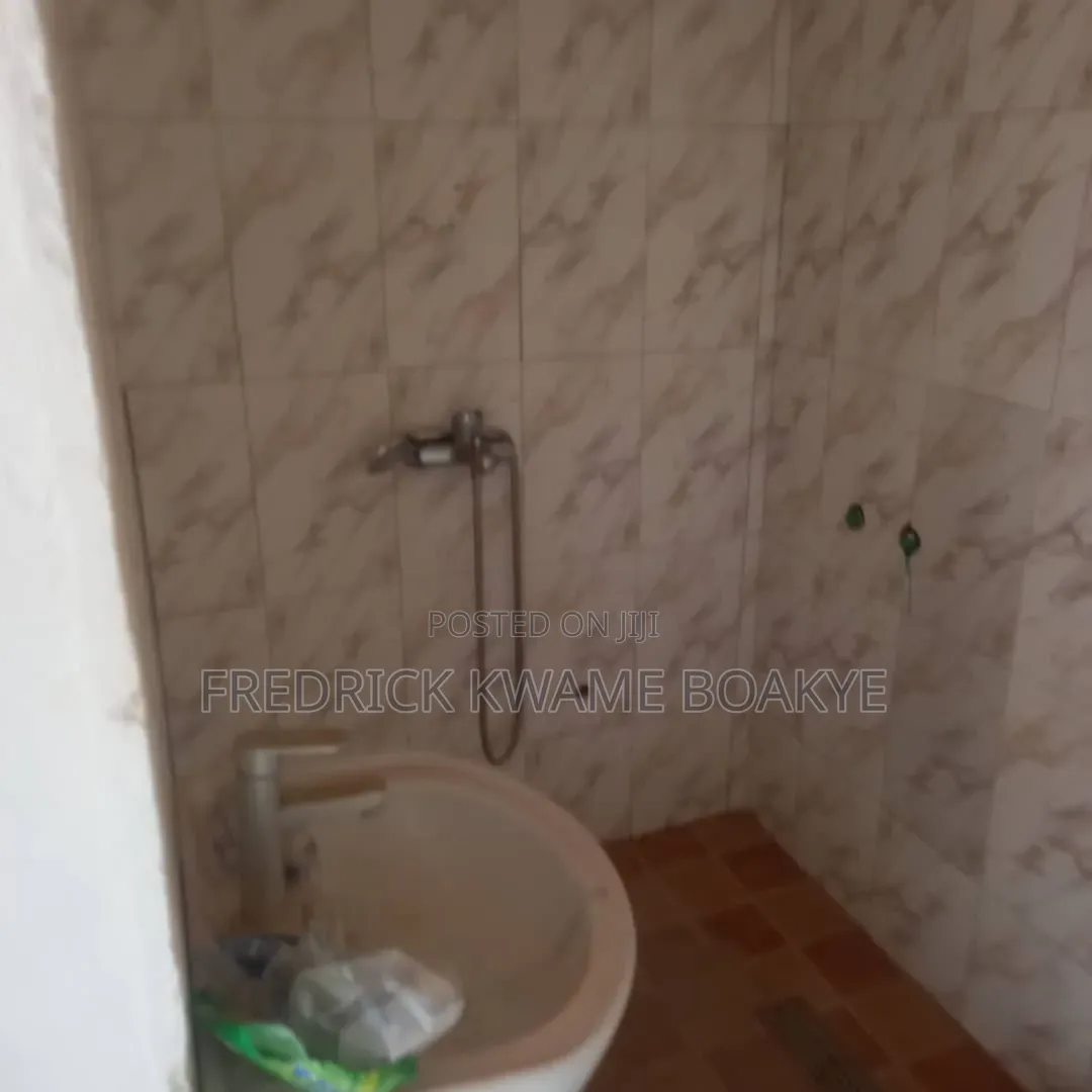 3bdrm Apartment in Brother K Estate, Kumasi Metropolitan for rent