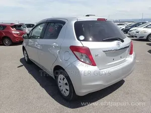 Toyota Vitz 1.5 FWD 5dr 2012 Gray