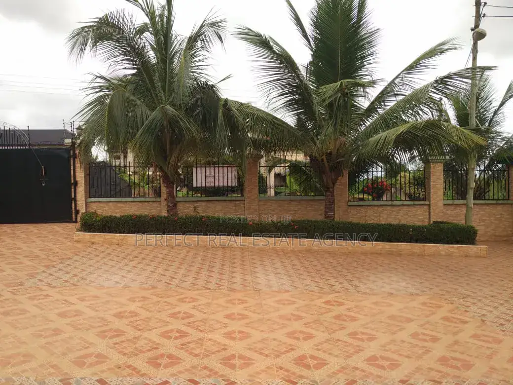 Furnished 4bdrm House in Brofoyedu, Kumasi Metropolitan for rent