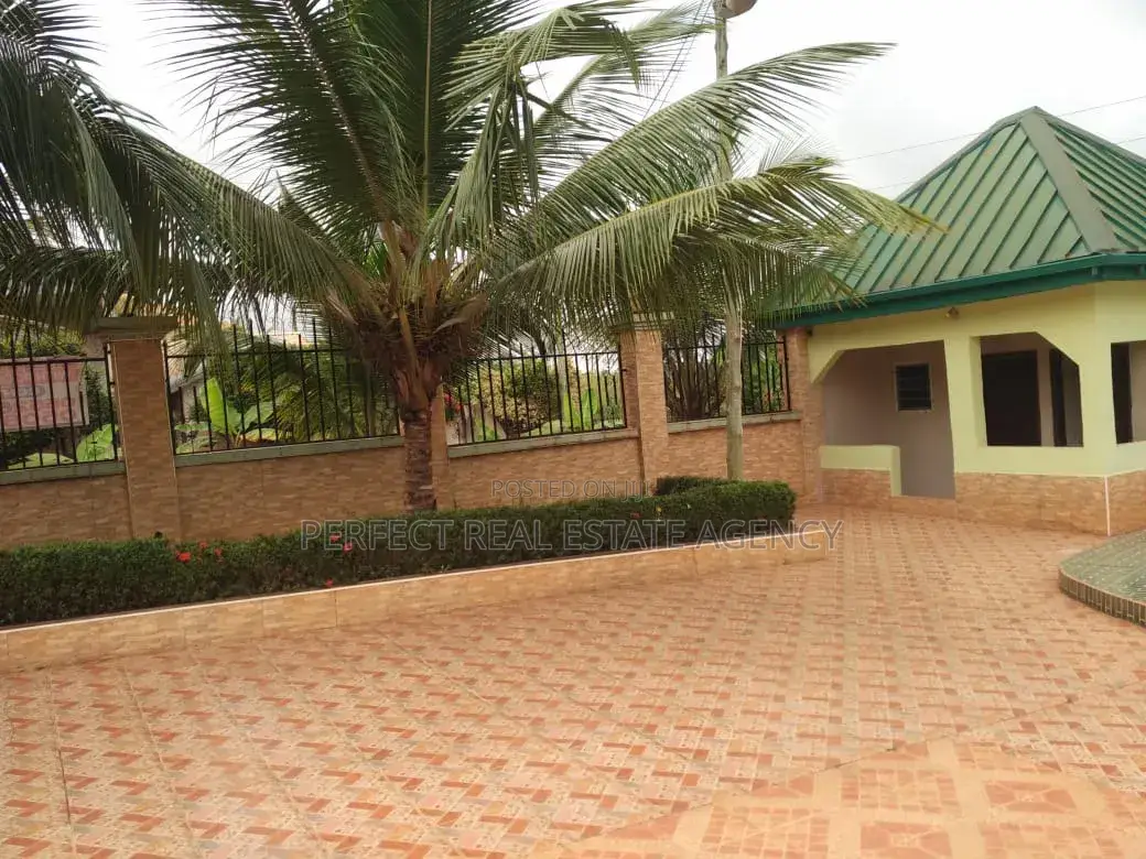 Furnished 4bdrm House in Brofoyedu, Kumasi Metropolitan for rent