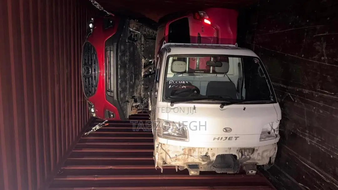 Daihatsu Hijet (Abossey Kai Macho)