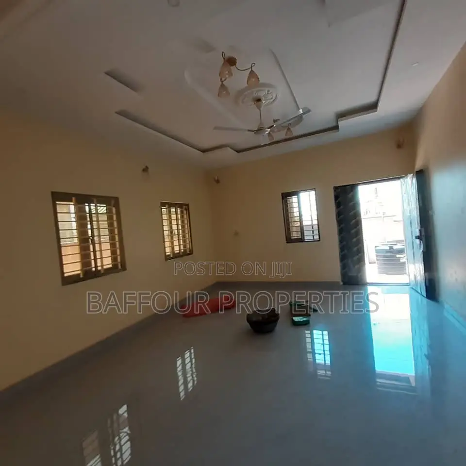 5bdrm House in Spintex for rent