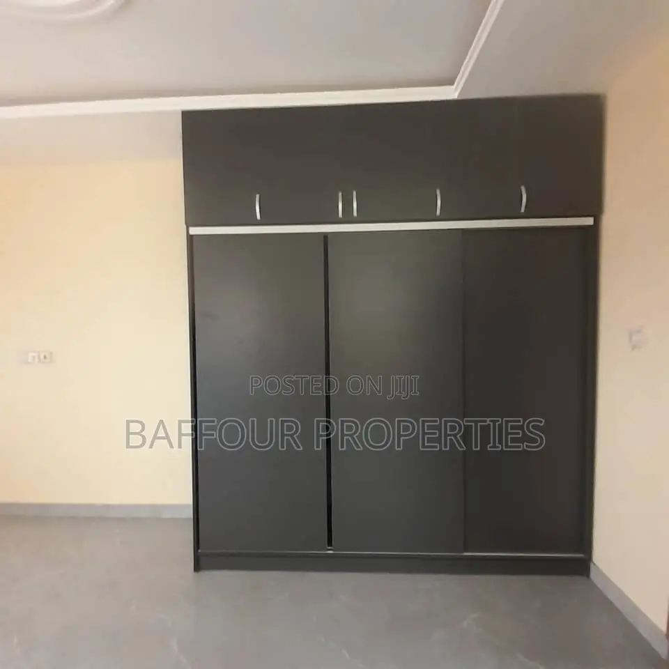 5bdrm House in Spintex for rent
