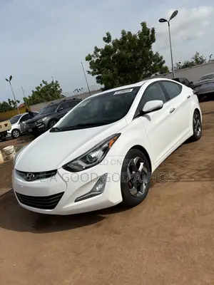 Hyundai Elantra Limited Sedan FWD (1.8L 4cyl 6A) 2016 White