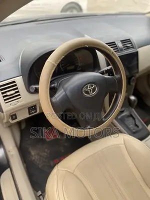 Toyota Corolla 2011 Black