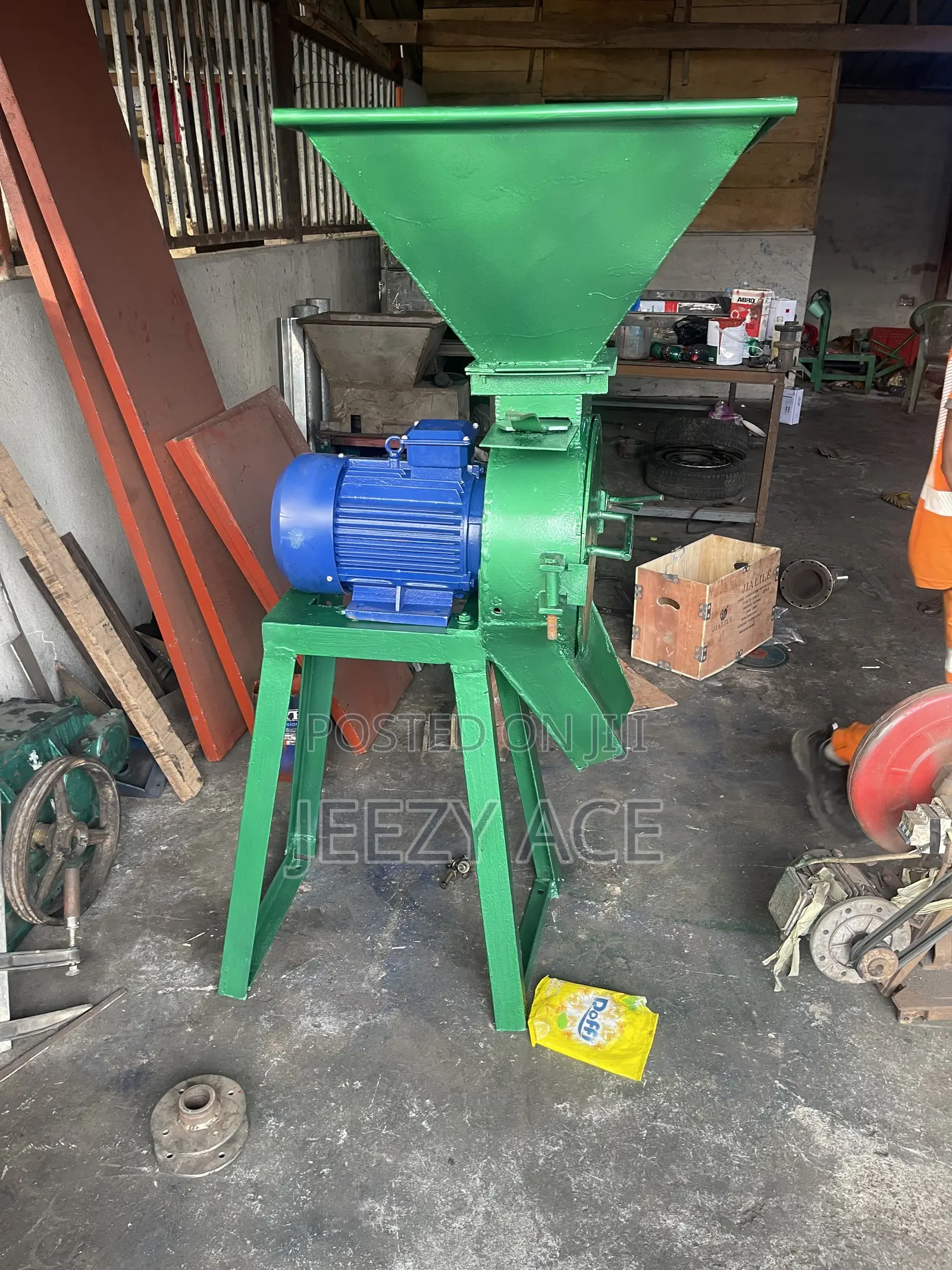 Hummer Mill Machine