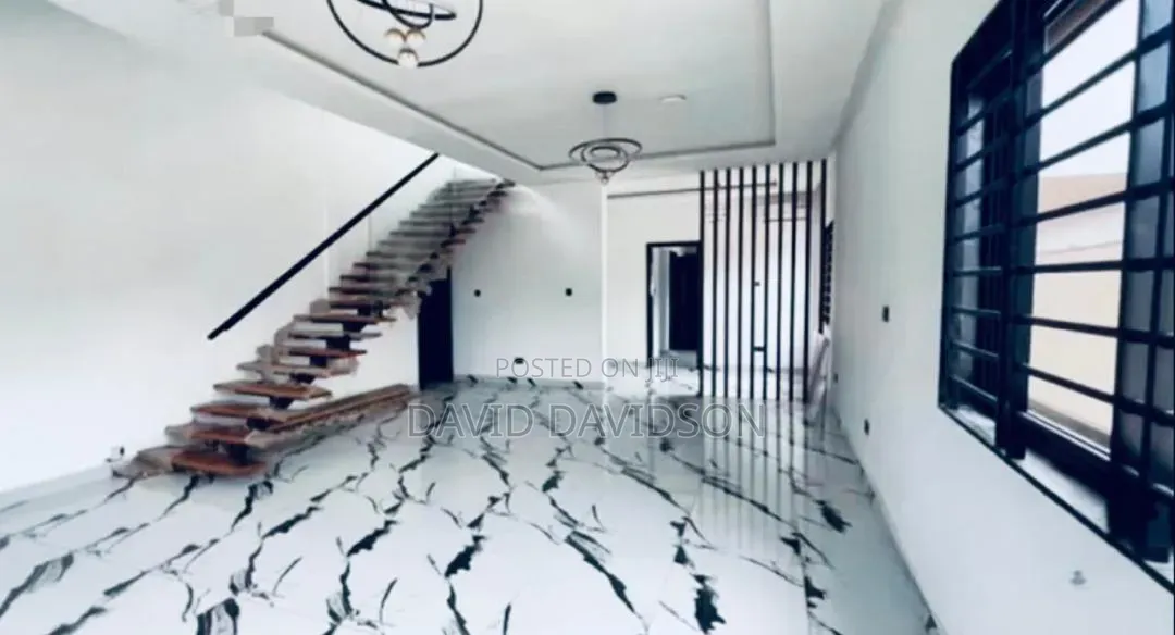 4bdrm House in 4 Bedroom With, Tema Metropolitan for sale