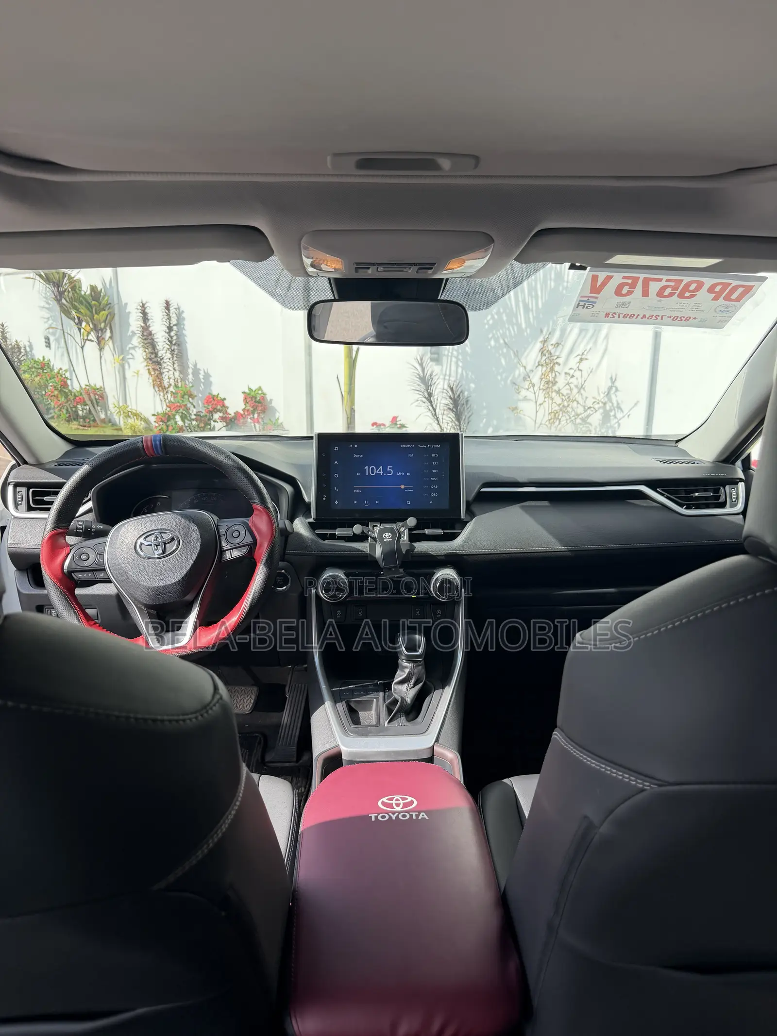 Toyota RAV4 XLE AWD 2023 White