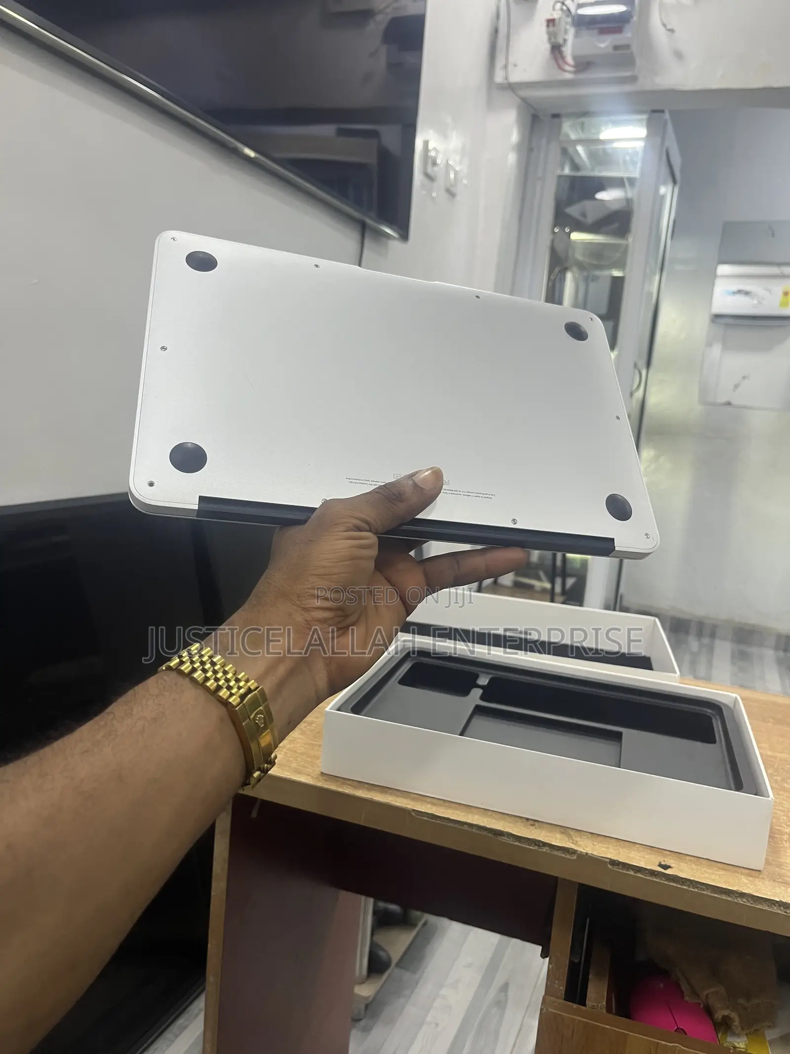 Laptop Apple MacBook Air 4GB Intel Core i5 SSD 72GB