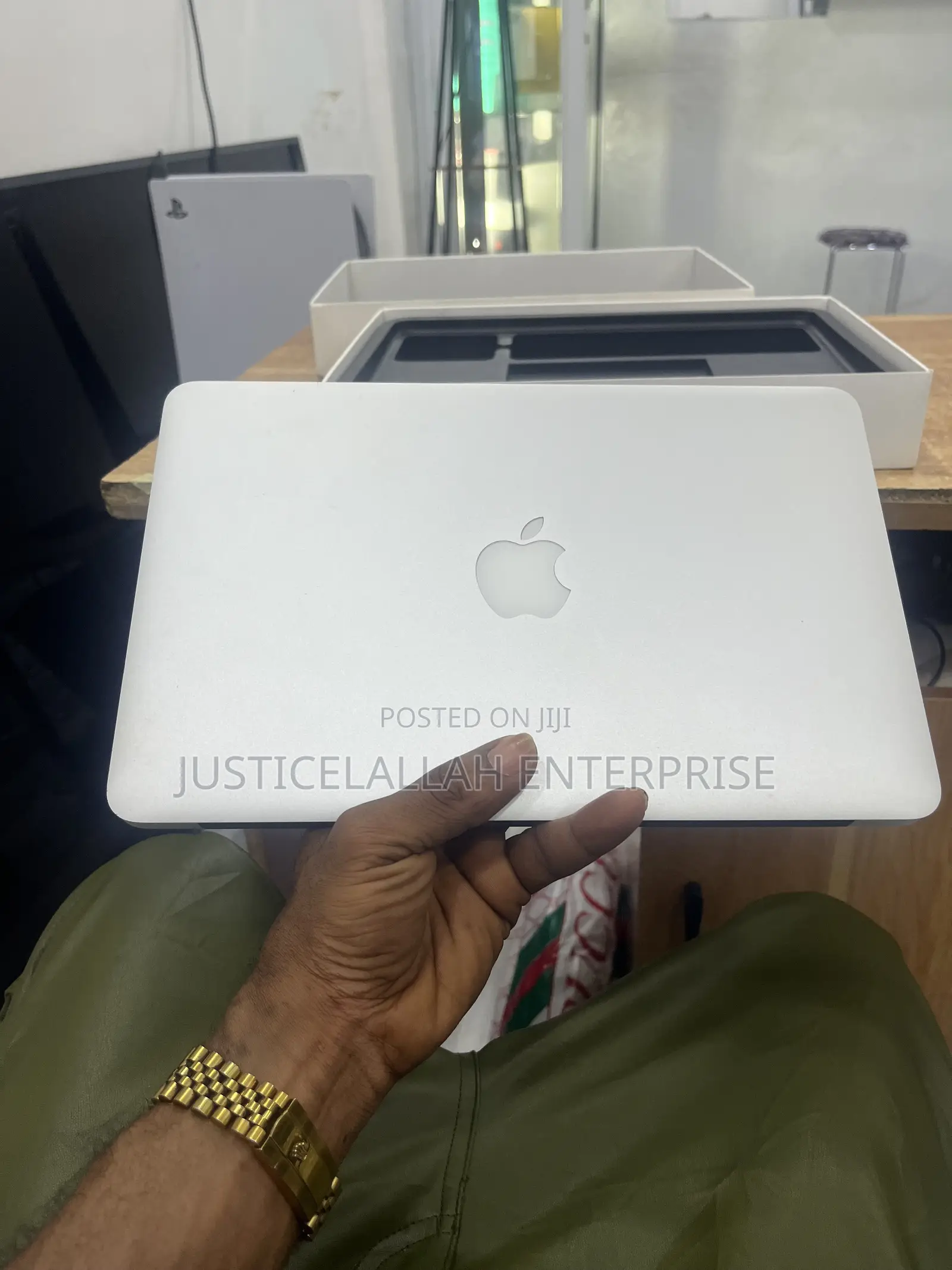 Laptop Apple MacBook Air 4GB Intel Core i5 SSD 72GB