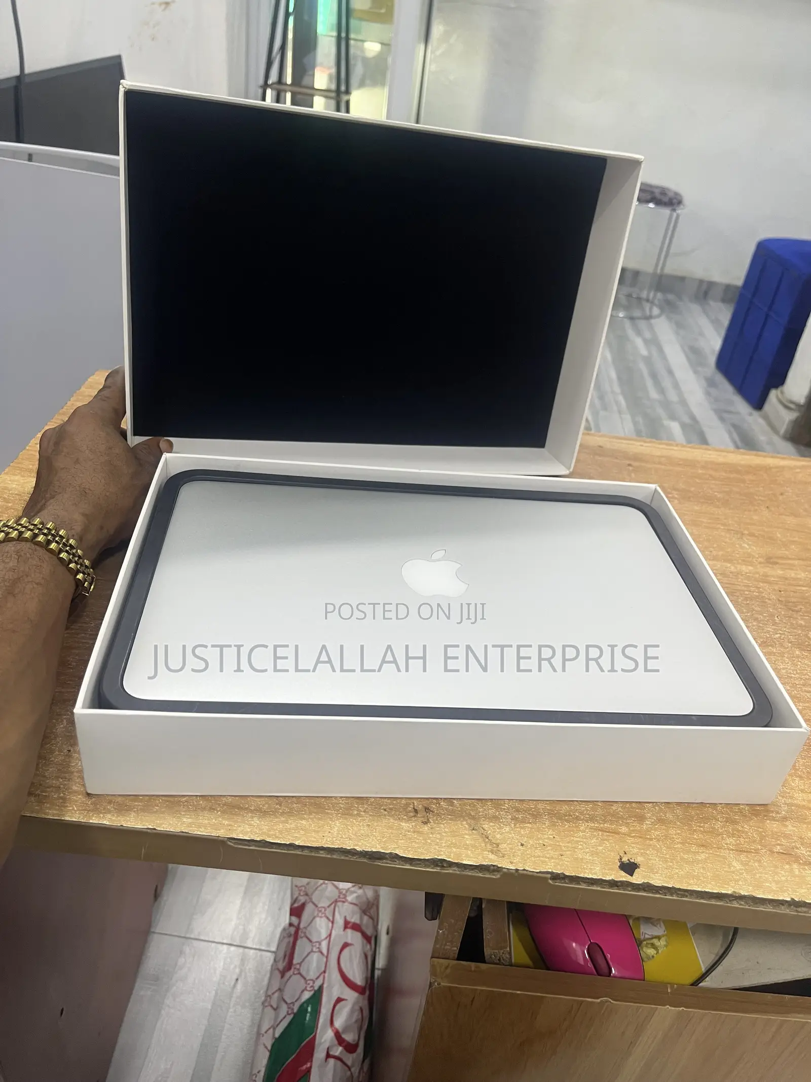 Laptop Apple MacBook Air 4GB Intel Core i5 SSD 72GB