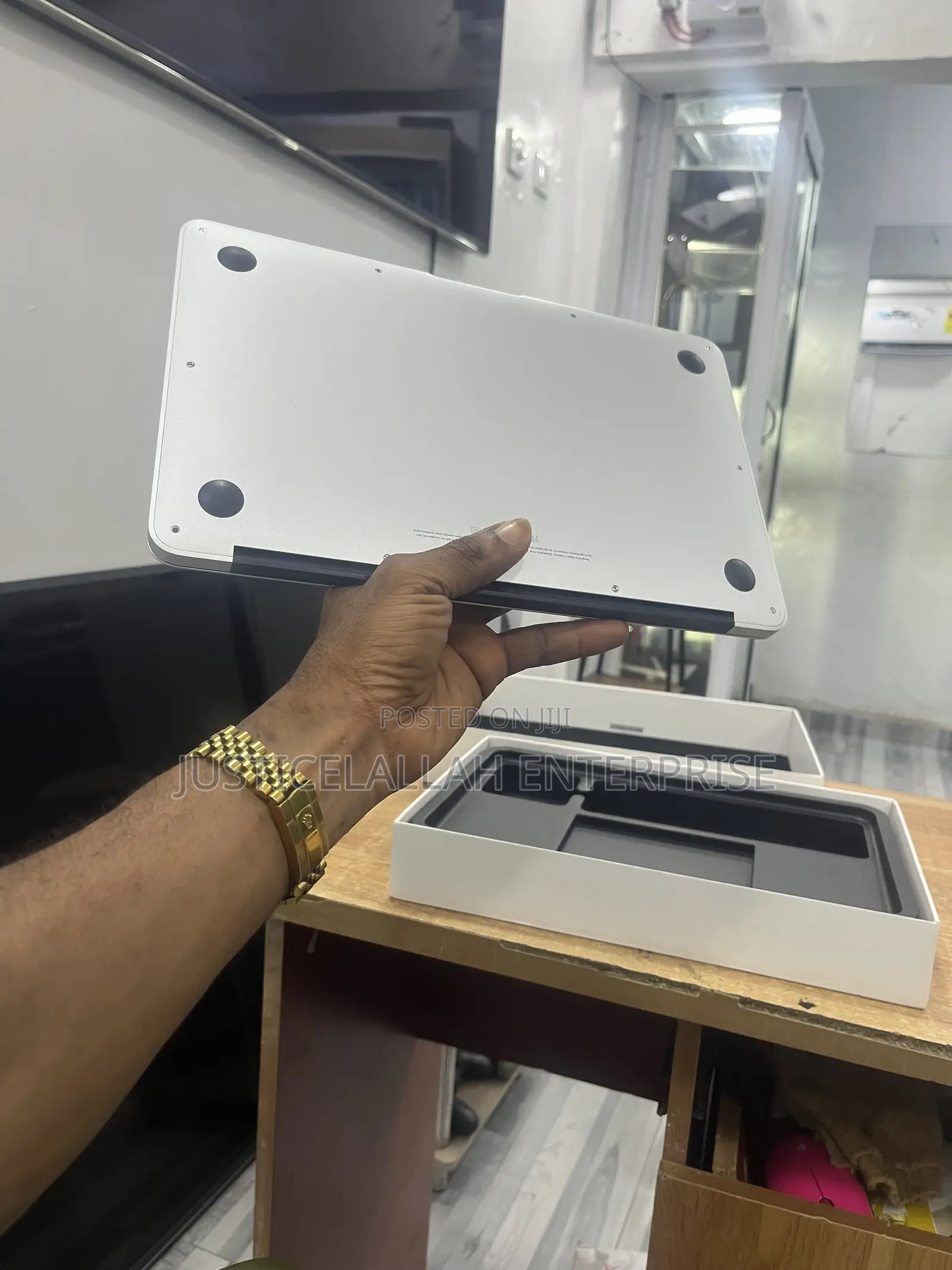 Laptop Apple MacBook Air 4GB Intel Core i5 SSD 72GB