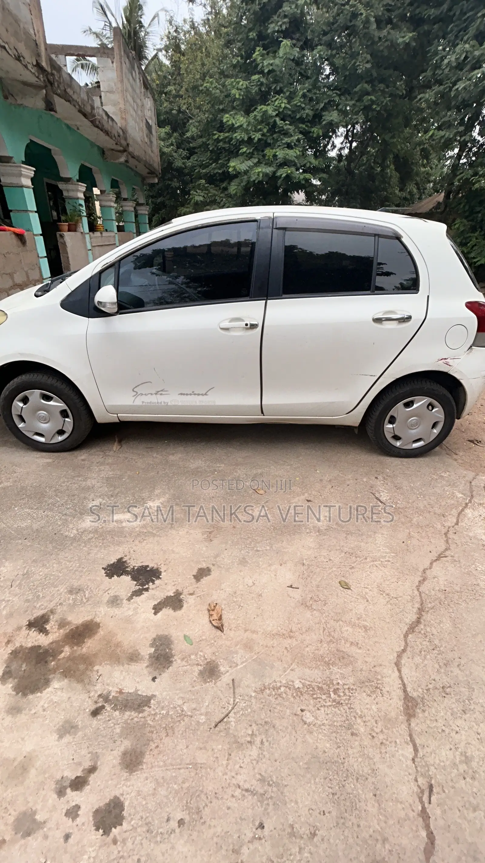 Toyota Vitz 1.5 FWD 3dr 2008 White