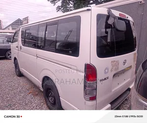 Toyota HiAce 2015 White
