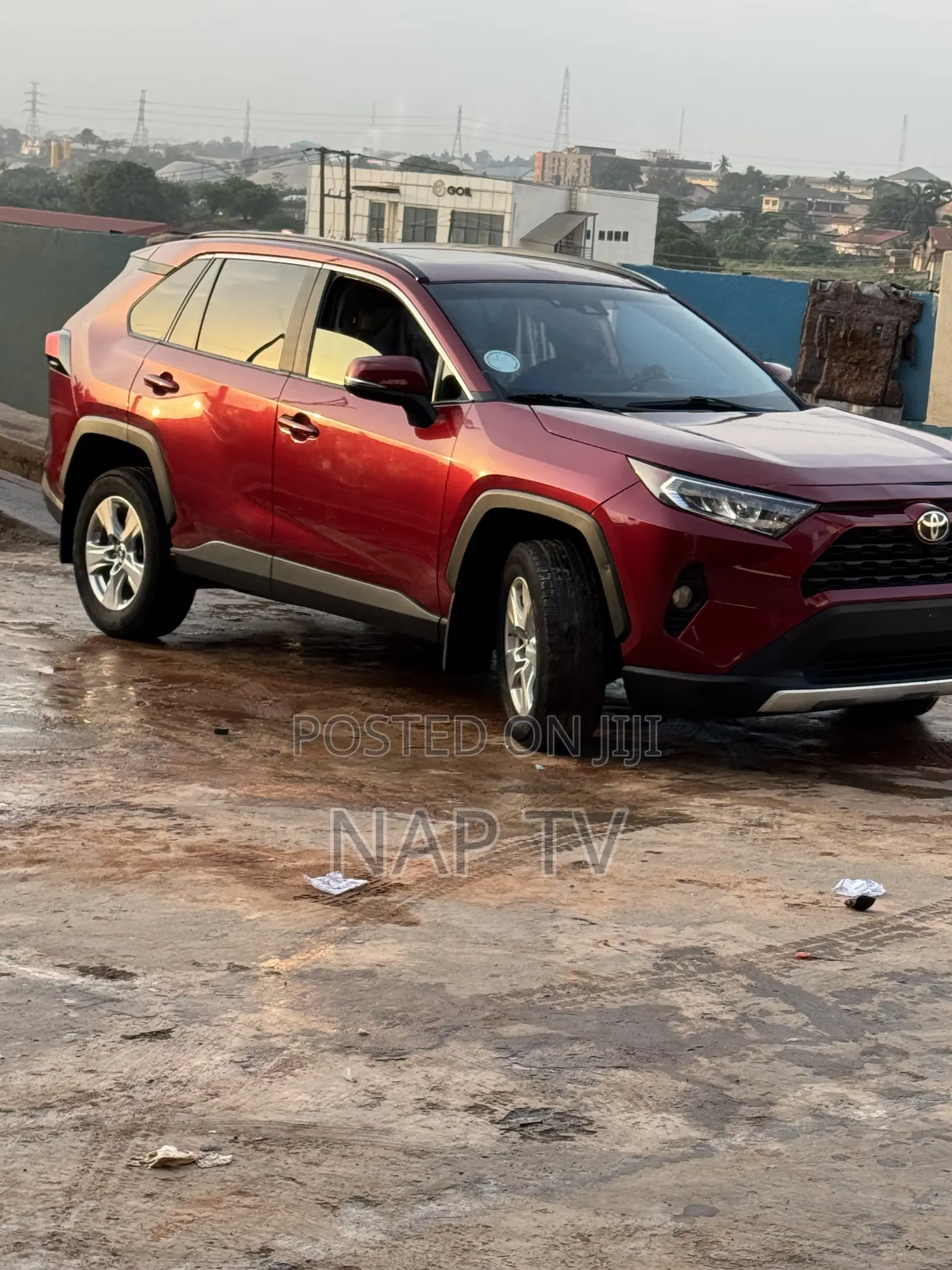 Toyota RAV4 XLE AWD 2019 Red