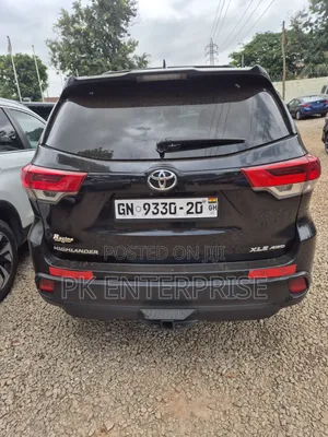 Toyota Highlander XLE 4x4 V6 (3.5L 6cyl 8A) 2018 Black