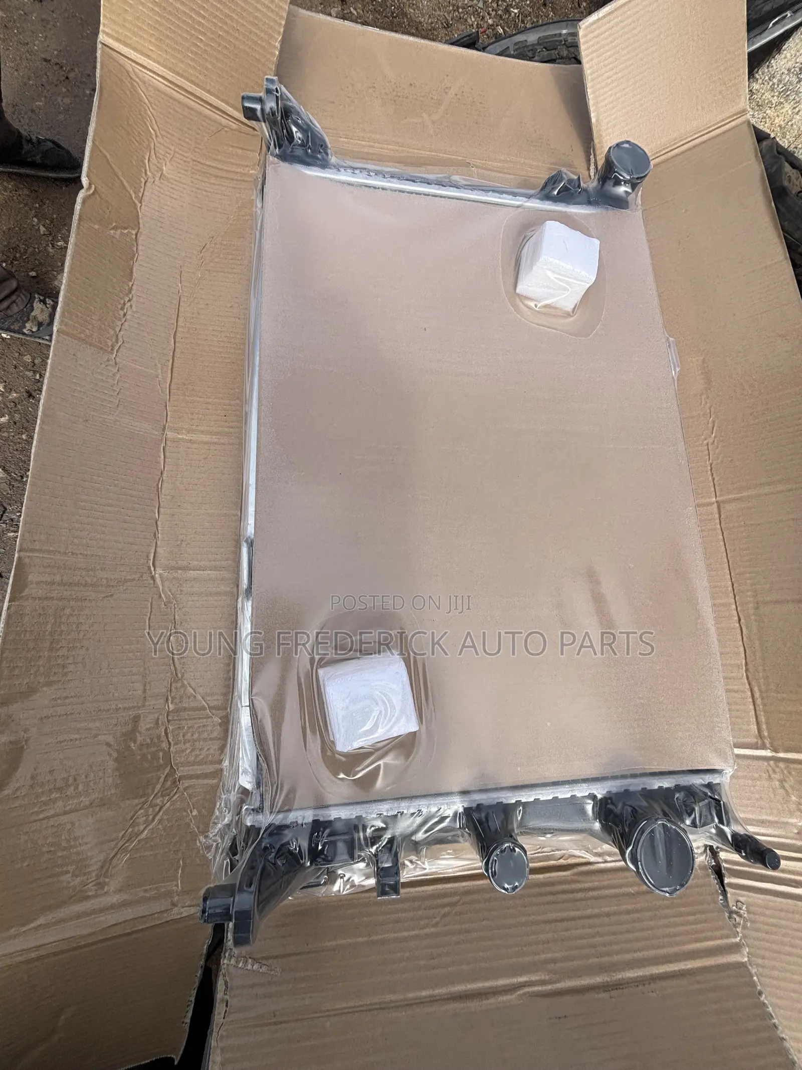 Mecedez Benz C250/C300 2014 2015 Radiator/Tank