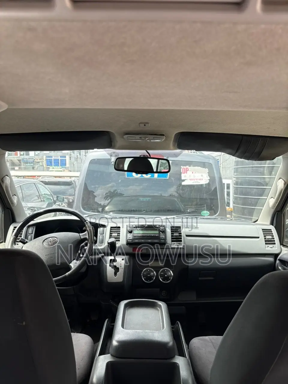 Toyota HiAce 2014 Black
