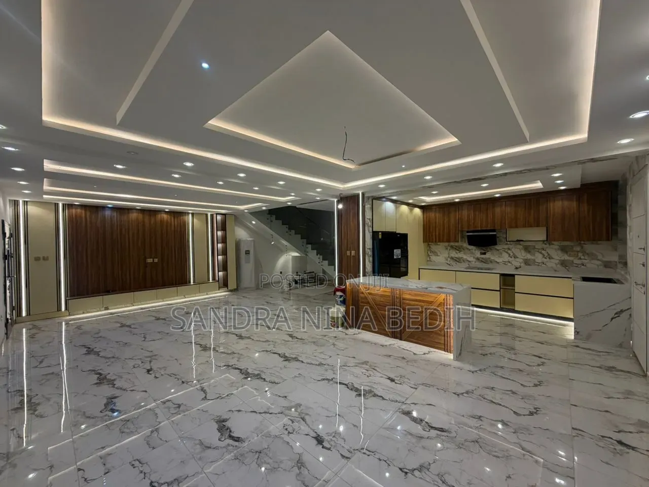 5bdrm House in East Legon Hills, School Junction for sale