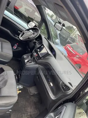 Toyota Voxy 2015