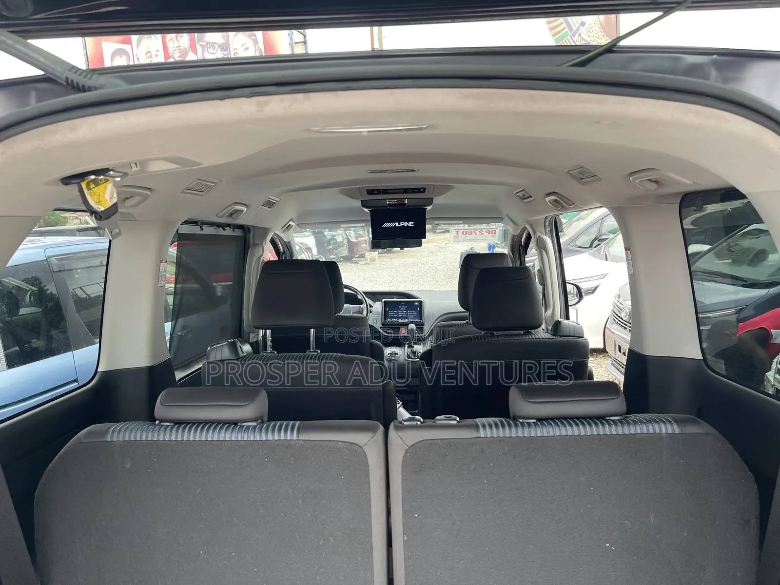 Toyota Voxy 2015