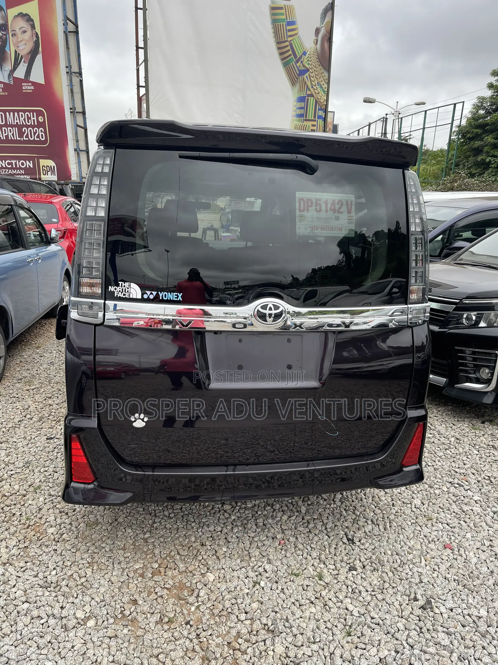 Toyota Voxy 2015